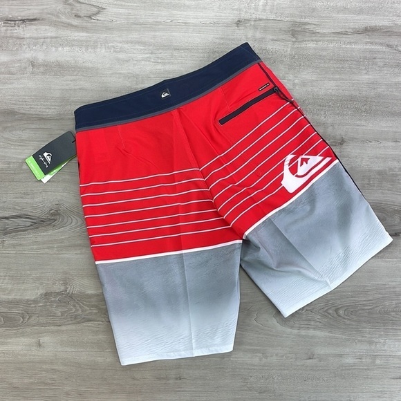 OUIKSILVER HIGHLINE 20 BOARDSHORTS - Picture 10 of 12